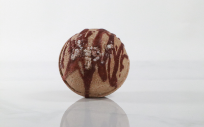 Skin hydrating bath bomb with shea butter and hemp oi